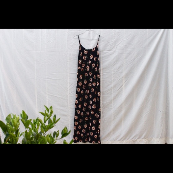 Forever 21 Dresses & Skirts - Long flower dress Forever 21 Dresses & Skirts - Long flower dress